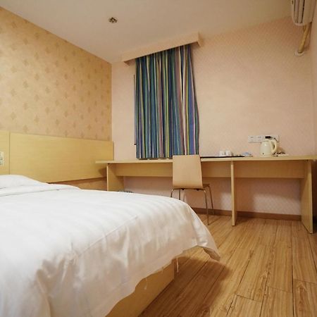 Jia Mei Xin Holiday Hotel Baiyun Airport Branch Cantão Exterior foto